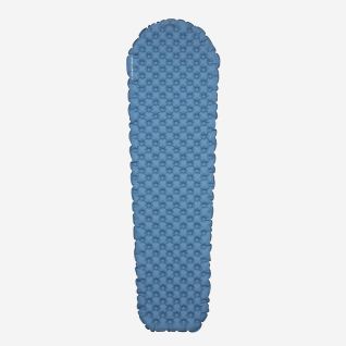 NOMAD AirTec Comfort Regular slaapmat in titaniumblauw met honingraatstructuur voor kamperen