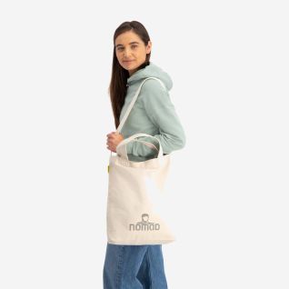 NOMAD beige tote bag van biologisch katoen met draaghengsels en logo aan de voorkant