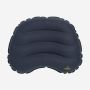 NOMAD donkerblauw opblaasbaar reiskussen met ergonomisch design voor outdoor gebruik