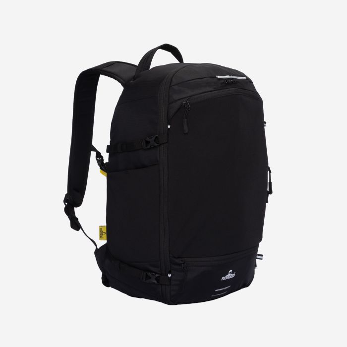NOMAD Montagon Premium 25 liter zwarte dagrugzak met verstelbare schouderbanden en meerdere ritsvakken