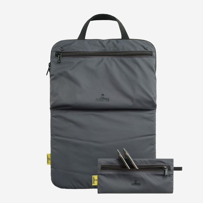 NOMAD laptop sleeve premium 15.6 inch met extra etui in de kleur phantom met ritssluiting en handvat